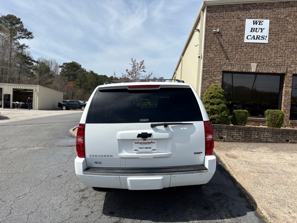 Chevrolet Suburban 2WD 4dr 1500 LTZ 2010