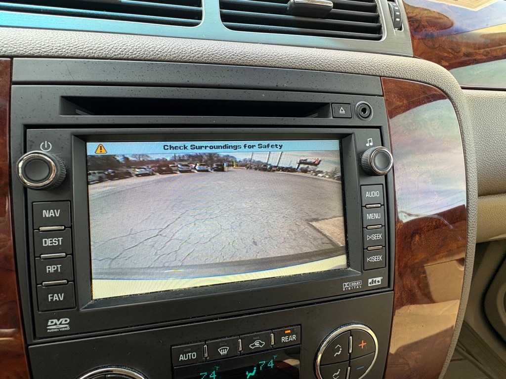 Chevrolet Suburban 2WD 4dr 1500 LTZ 2010