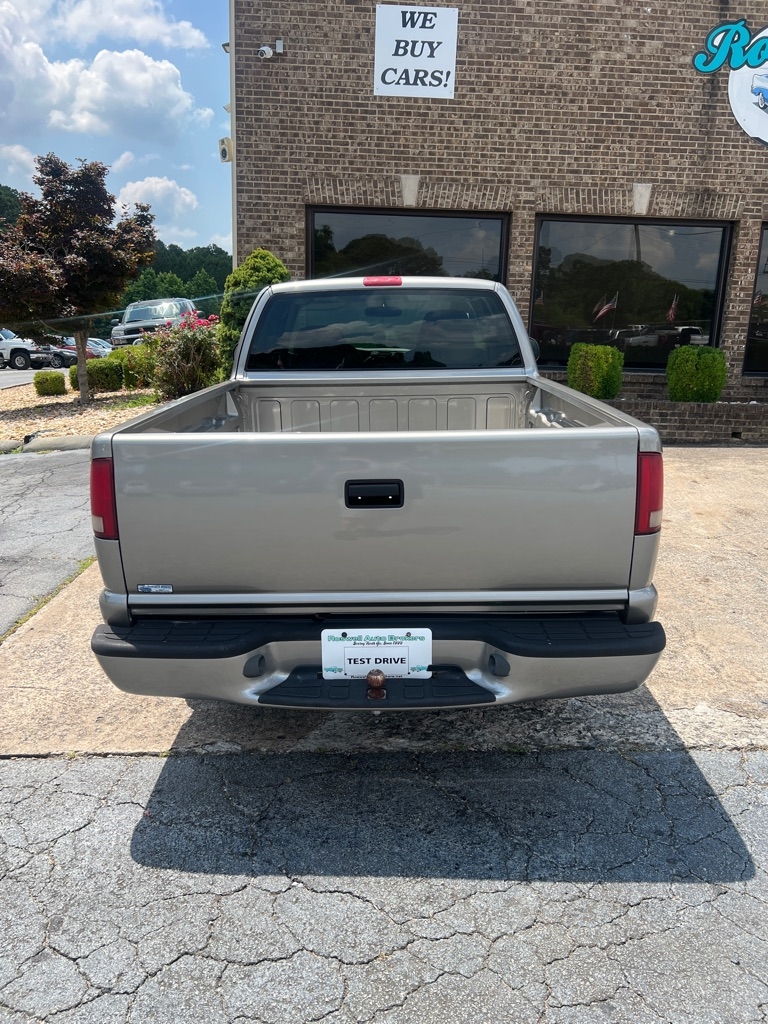 Chevrolet S-10 Ext Cab 123" WB LS 2003