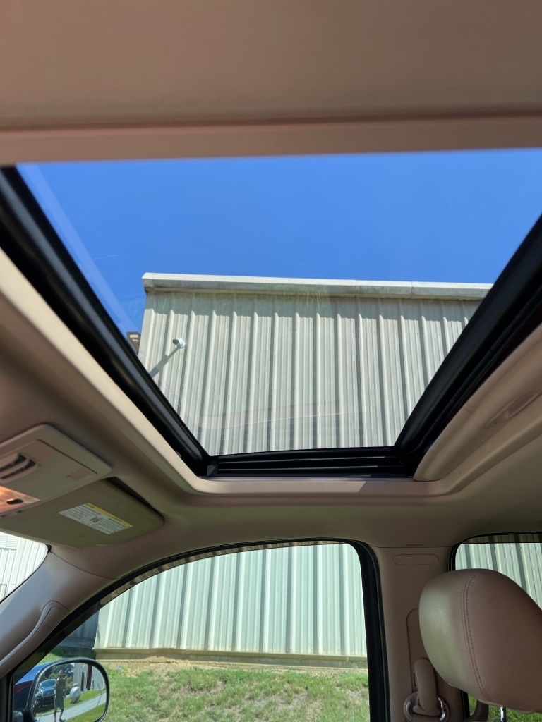 Chevrolet Tahoe 2WD 4dr 1500 LT 2012