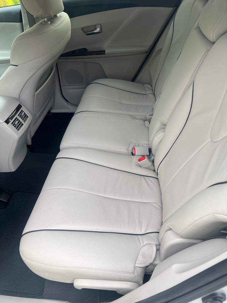 Toyota Venza 4dr Wgn I4 FWD (Natl) 2011