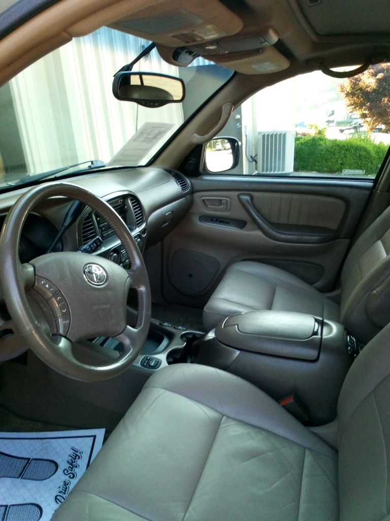 Toyota Sequoia 4dr Limited (Natl) 2004