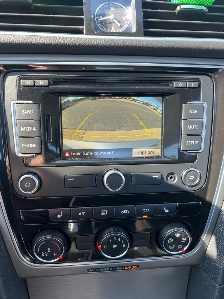 Volkswagen Passat 4dr Sdn 1.8T Auto Sport PZEV 2015