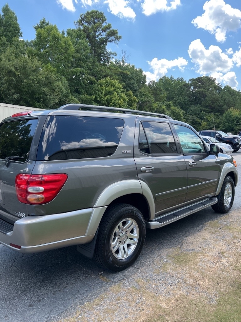 Toyota Sequoia 4dr SR5 (Natl) 2004