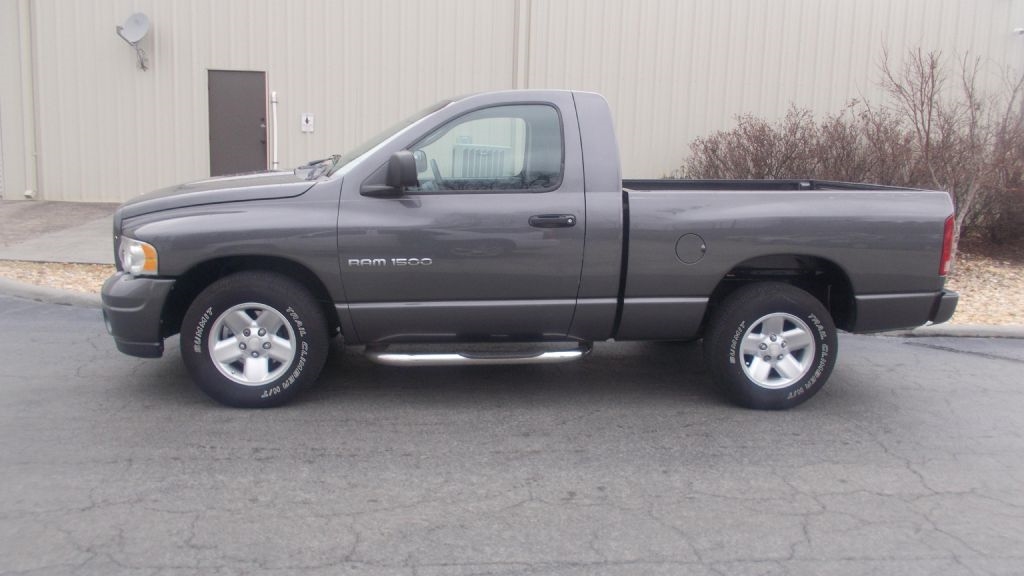 2003 Dodge Ram 1500 2dr Reg Cab 120.5" WB ST