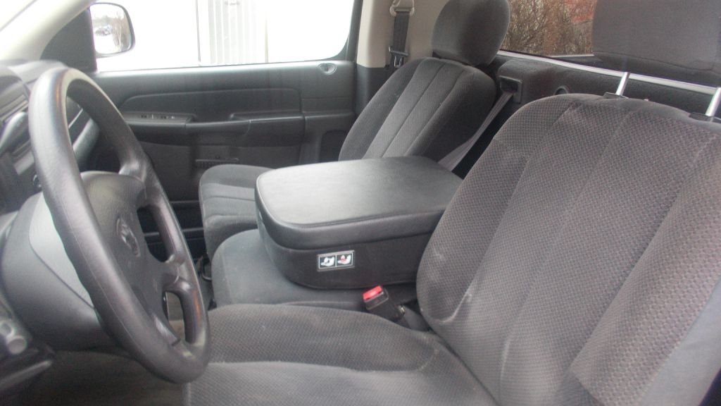 Dodge Ram 1500 2dr Reg Cab 120.5" WB SLT 2003