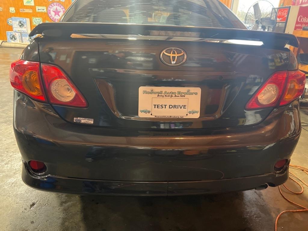 Toyota Corolla 4dr Sdn Man (Natl) 2010