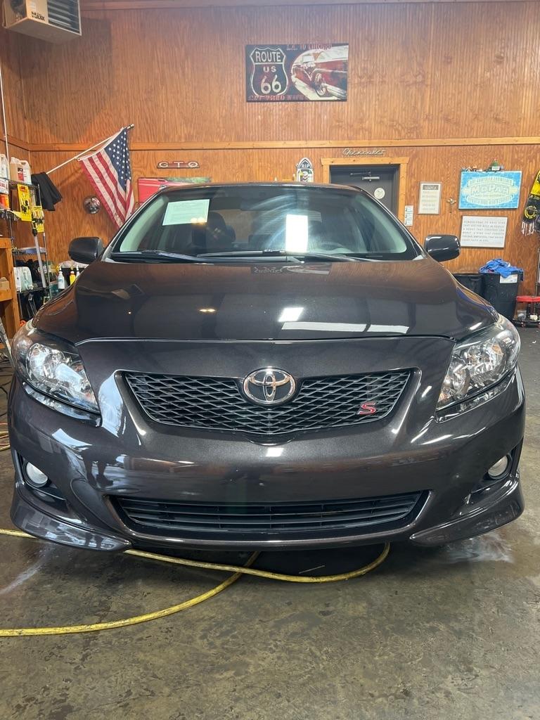 Toyota Corolla 4dr Sdn Man (Natl) 2010