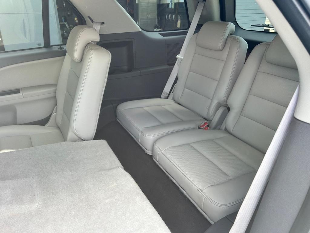 Ford Taurus X 4dr Wgn SEL FWD 2008