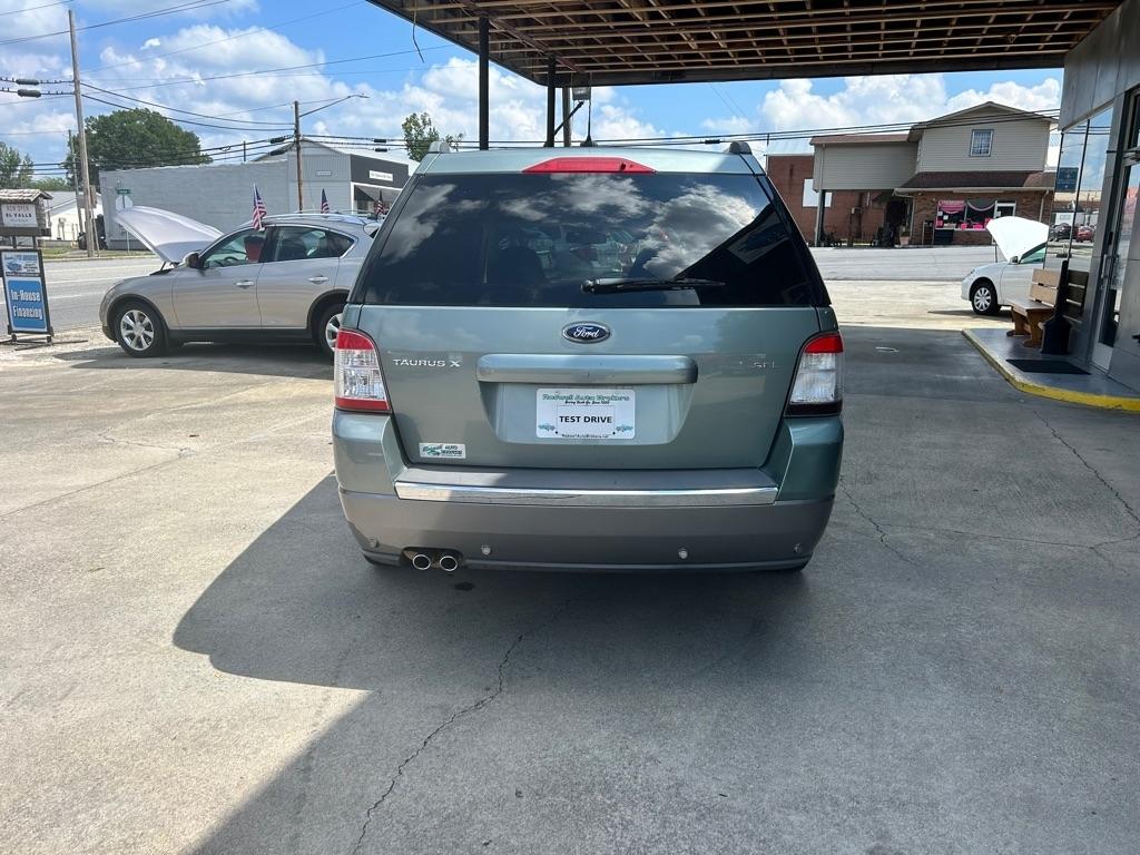Ford Taurus X 4dr Wgn SEL FWD 2008