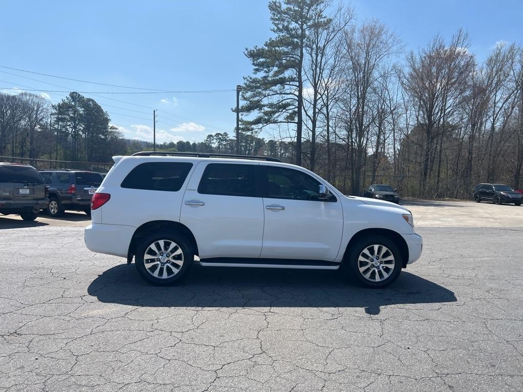 Toyota Sequoia RWD LV8 6-Spd AT Ltd (Natl) 2011