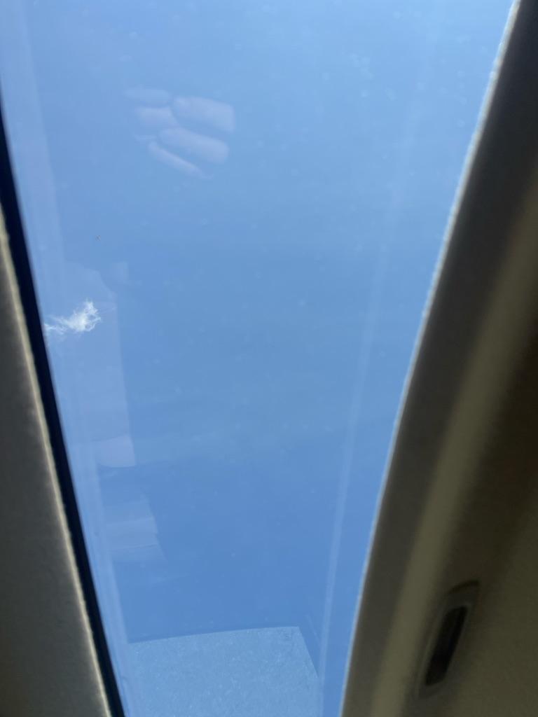 Toyota Sequoia RWD LV8 6-Spd AT Ltd (Natl) 2011