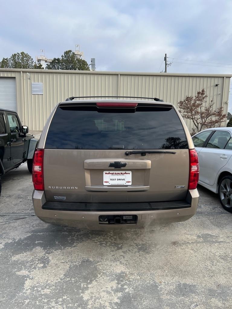 Chevrolet Suburban 2WD 4dr 1500 LTZ 2007