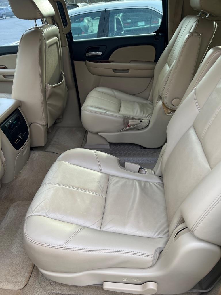 Chevrolet Suburban 2WD 4dr 1500 LTZ 2007