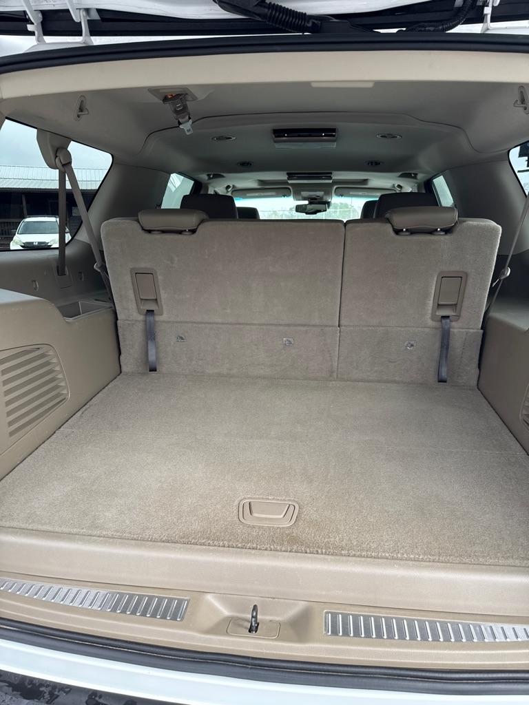 Chevrolet Suburban 2WD 4dr 1500 LT 2016