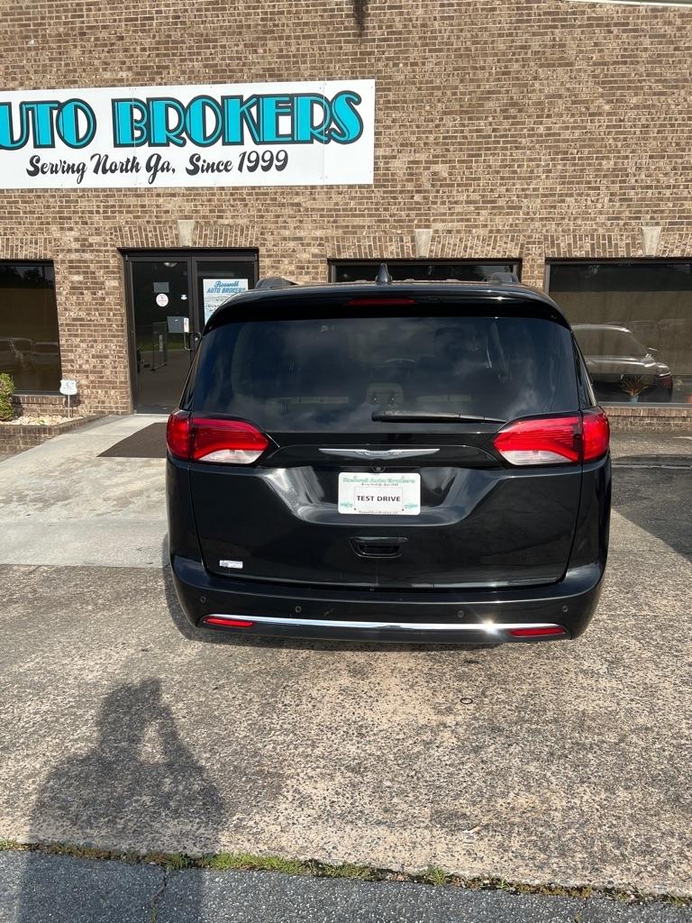 Chrysler Pacifica Touring-L FWD 2017