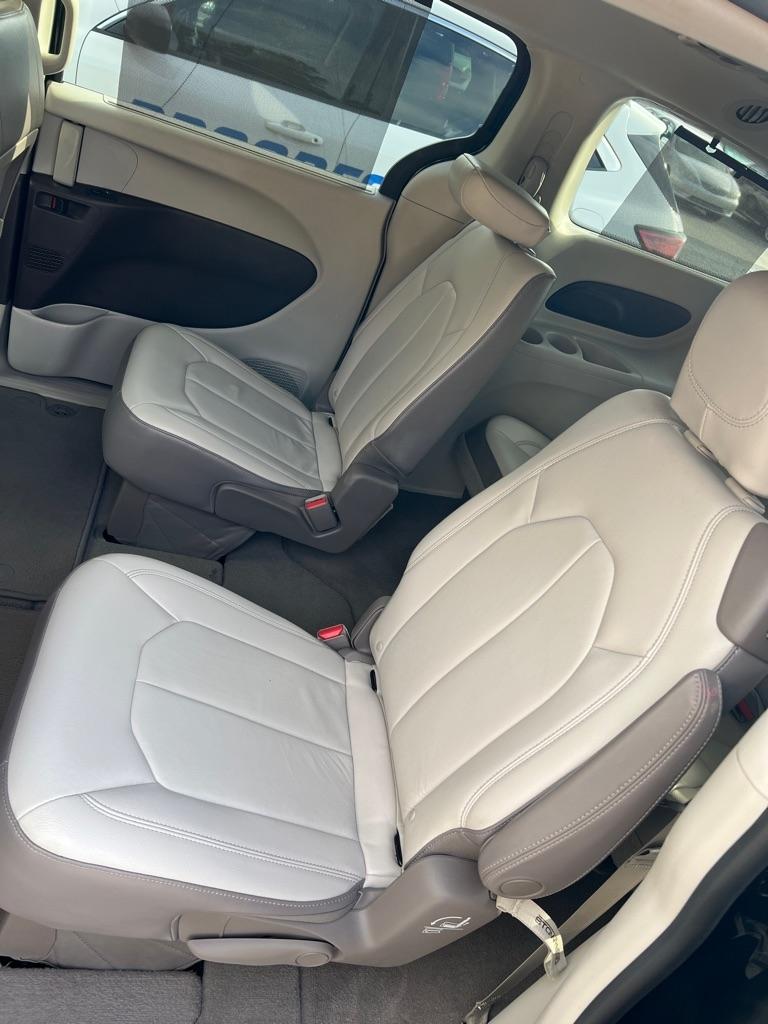 Chrysler Pacifica Touring-L FWD 2017