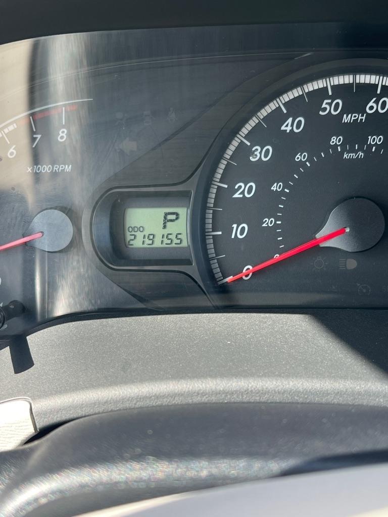 Toyota Sienna 5dr 7-Pass Van V6 LE FWD (Natl) 2012