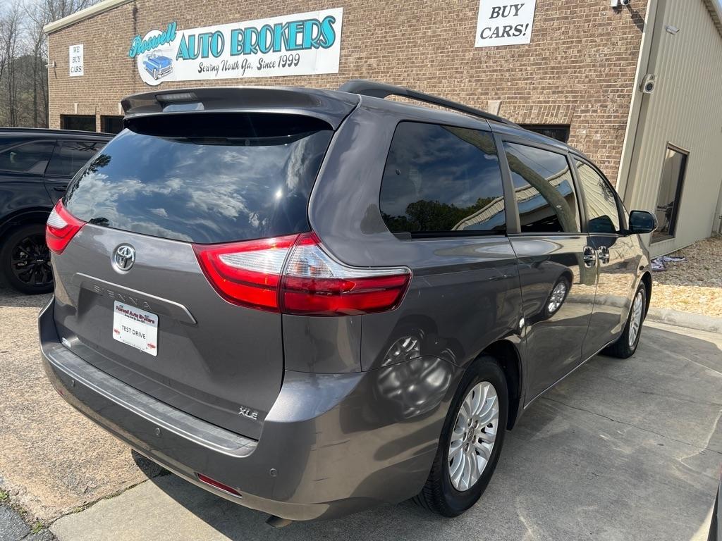 Toyota Sienna 5dr 8-Pass Van XLE Premium FWD (Natl) 2016