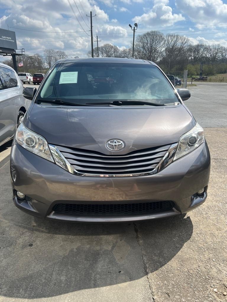 Toyota Sienna 5dr 8-Pass Van XLE Premium FWD (Natl) 2016