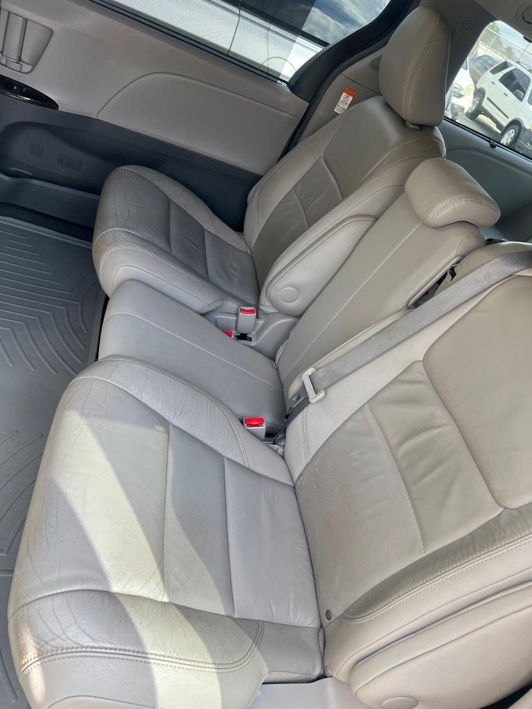 Toyota Sienna 5dr 8-Pass Van XLE Premium FWD (Natl) 2016