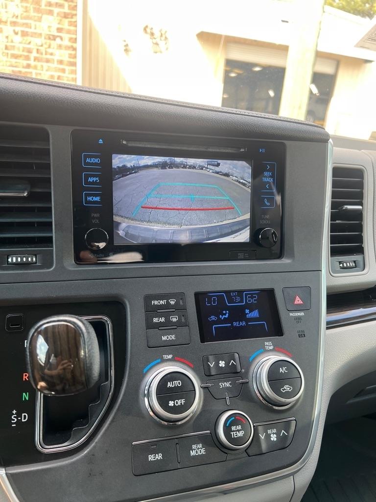 Toyota Sienna 5dr 8-Pass Van XLE Premium FWD (Natl) 2016