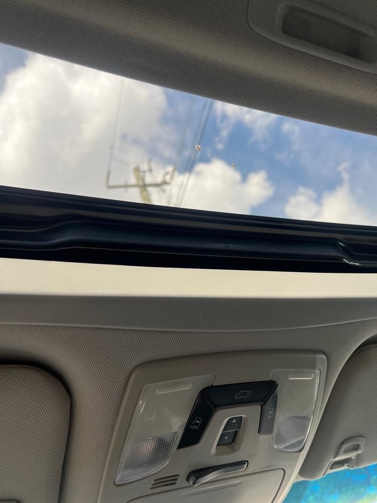 Toyota Sienna 5dr 8-Pass Van XLE Premium FWD (Natl) 2016