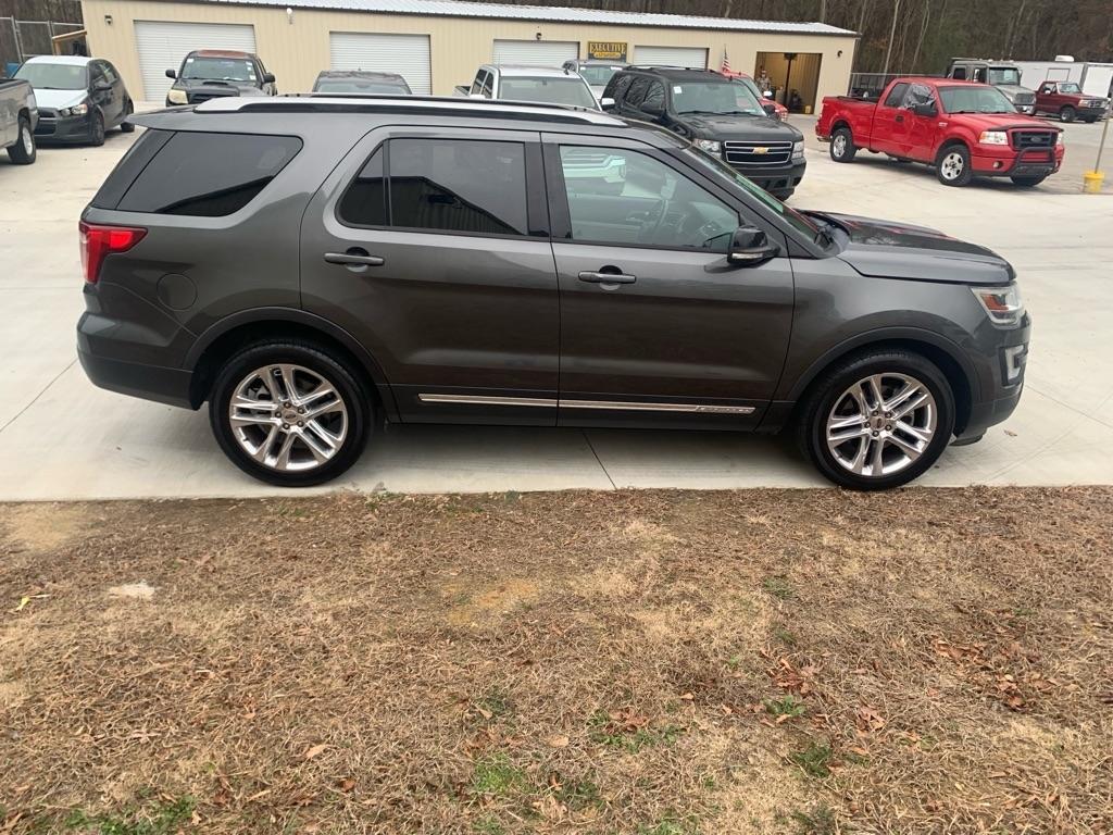 Ford Explorer FWD 4dr XLT 2016
