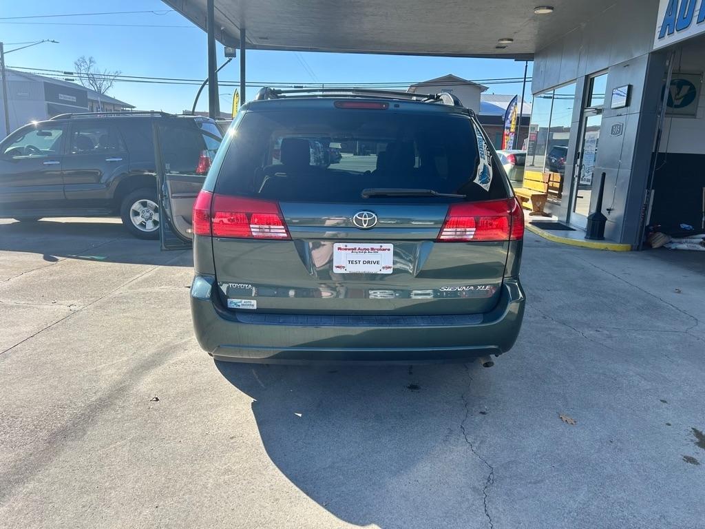 Toyota Sienna 5dr XLE FWD (Natl) 2004