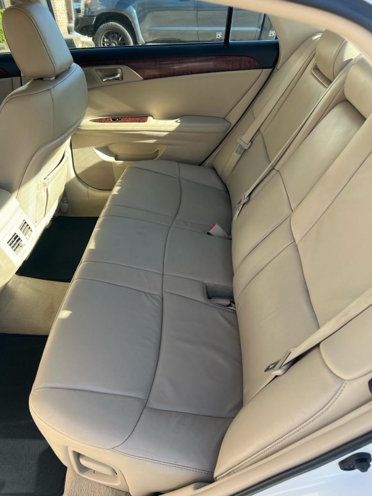 Toyota Avalon 4dr Sdn (Natl) 2011