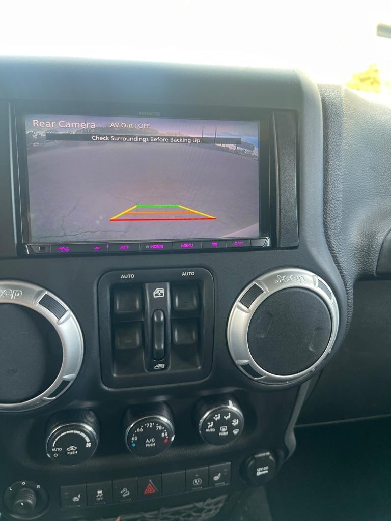 Jeep Wrangler Unlimited 4WD 4dr Sahara 2015