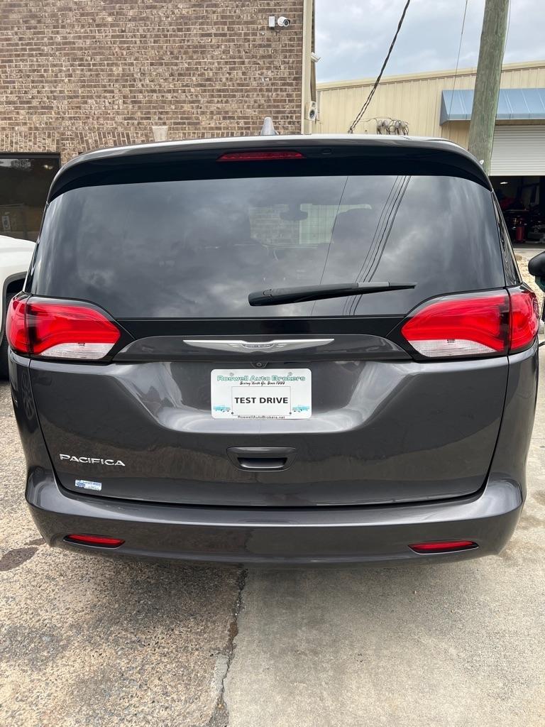 Chrysler Pacifica Touring FWD 2017