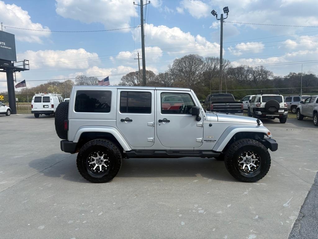 Jeep Wrangler Unlimited 4WD 4dr Sahara 2012