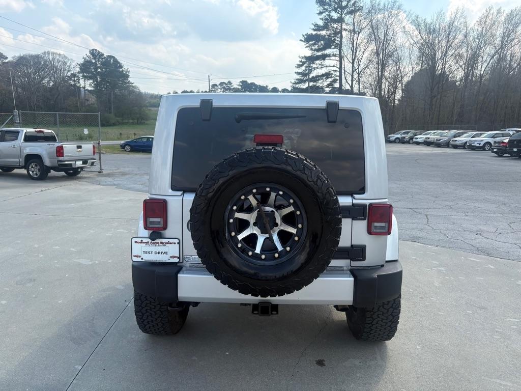 Jeep Wrangler Unlimited 4WD 4dr Sahara 2012