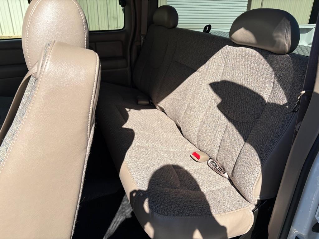 Chevrolet Silverado 1500 Ext Cab 143.5" WB 4WD 2004