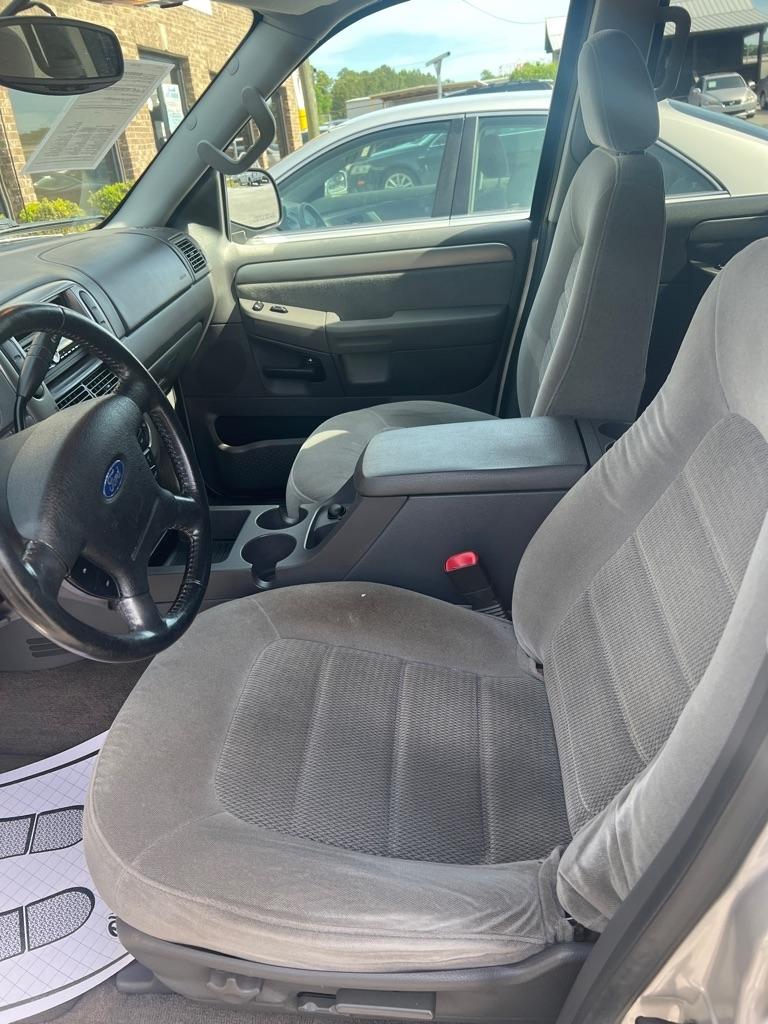 Ford Explorer 4dr 114" WB 4.0L XLT 2004