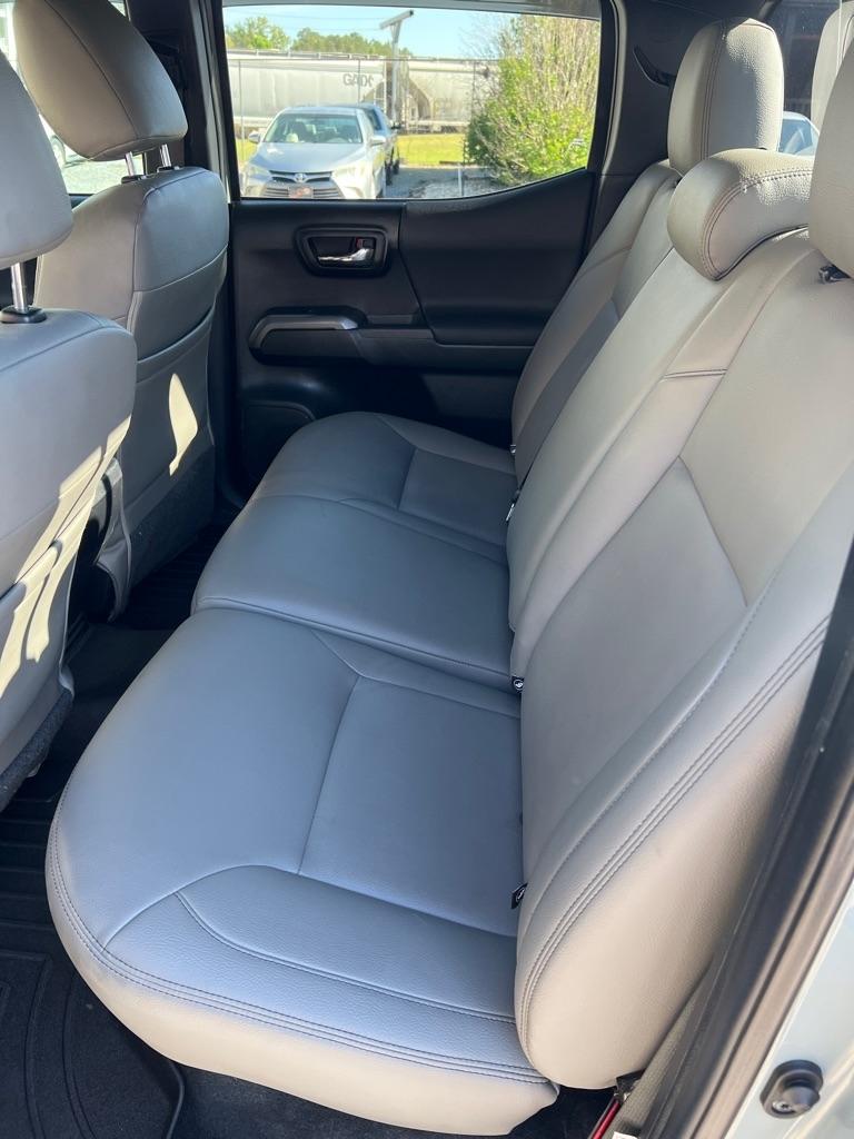 Toyota Tacoma 2WD TRD Off Road Double Cab 5' Bed V6 AT (Natl) 2022