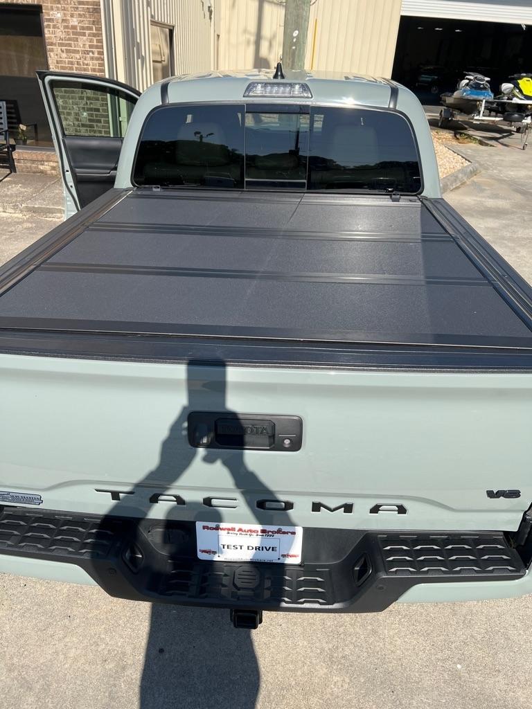 Toyota Tacoma 2WD TRD Off Road Double Cab 5' Bed V6 AT (Natl) 2022