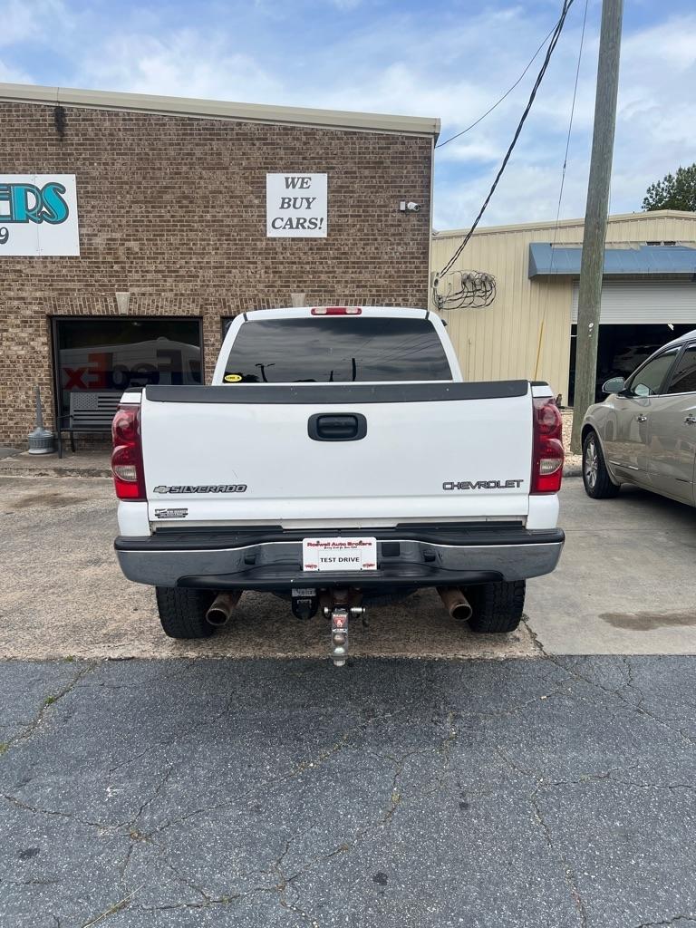 Chevrolet Silverado 2500HD Ext Cab 143.5" WB 4WD LS 2003