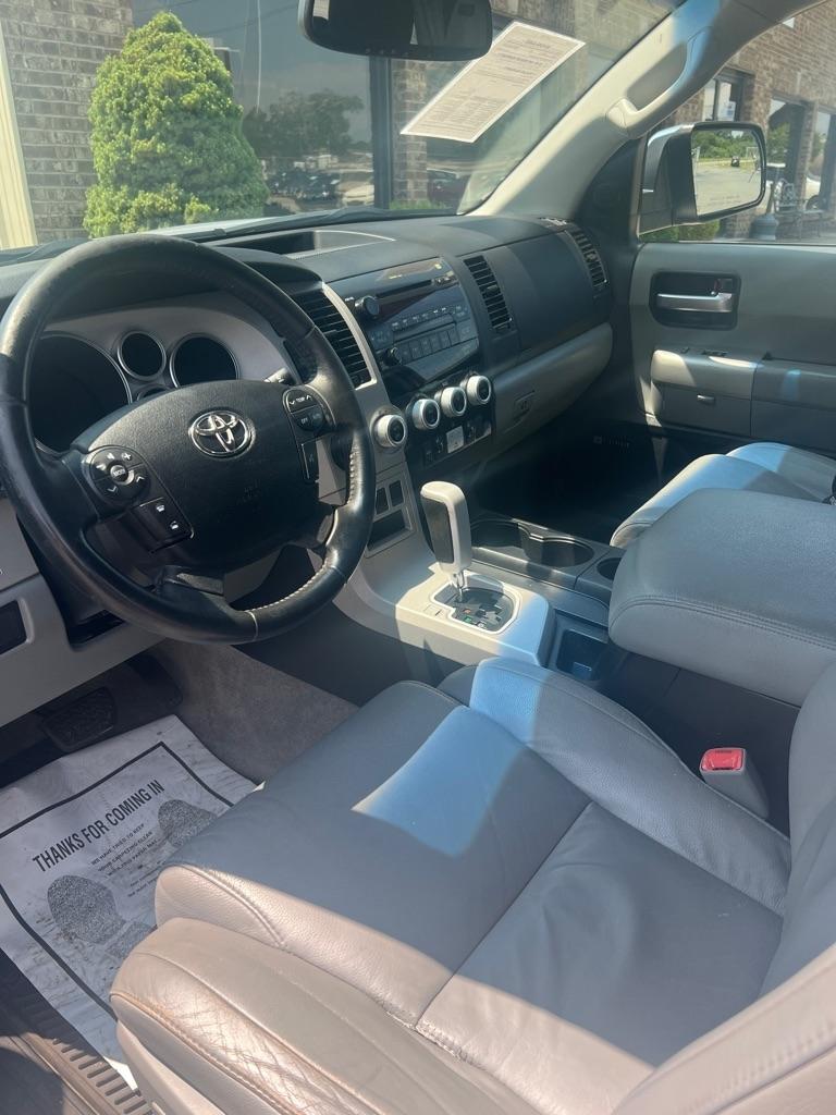 Toyota Sequoia RWD 4dr LV8 6-Spd AT Ltd (Natl) 2008