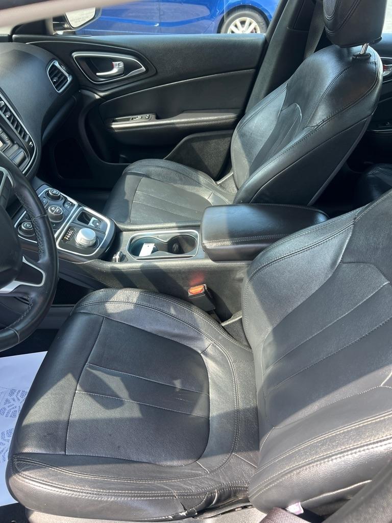 Chrysler 200 4dr Sdn Limited FWD 2015