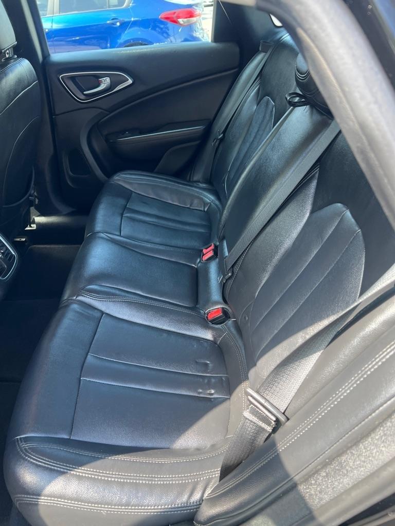 Chrysler 200 4dr Sdn Limited FWD 2015