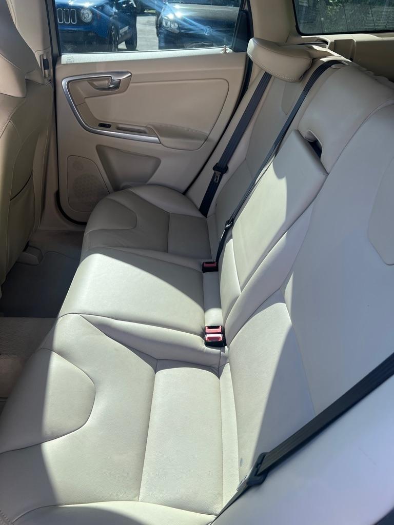 Volvo XC60 2015.5 FWD 4dr T5 Drive-E Premier 2015