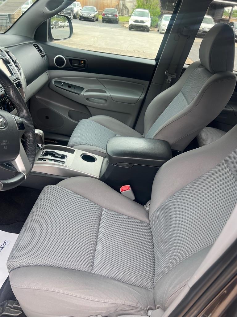 Toyota Tacoma 4WD Double Cab V6 MT (Natl) 2013
