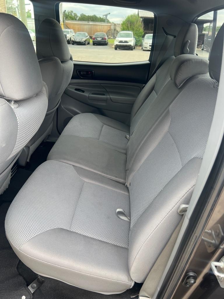 Toyota Tacoma 4WD Double Cab V6 MT (Natl) 2013