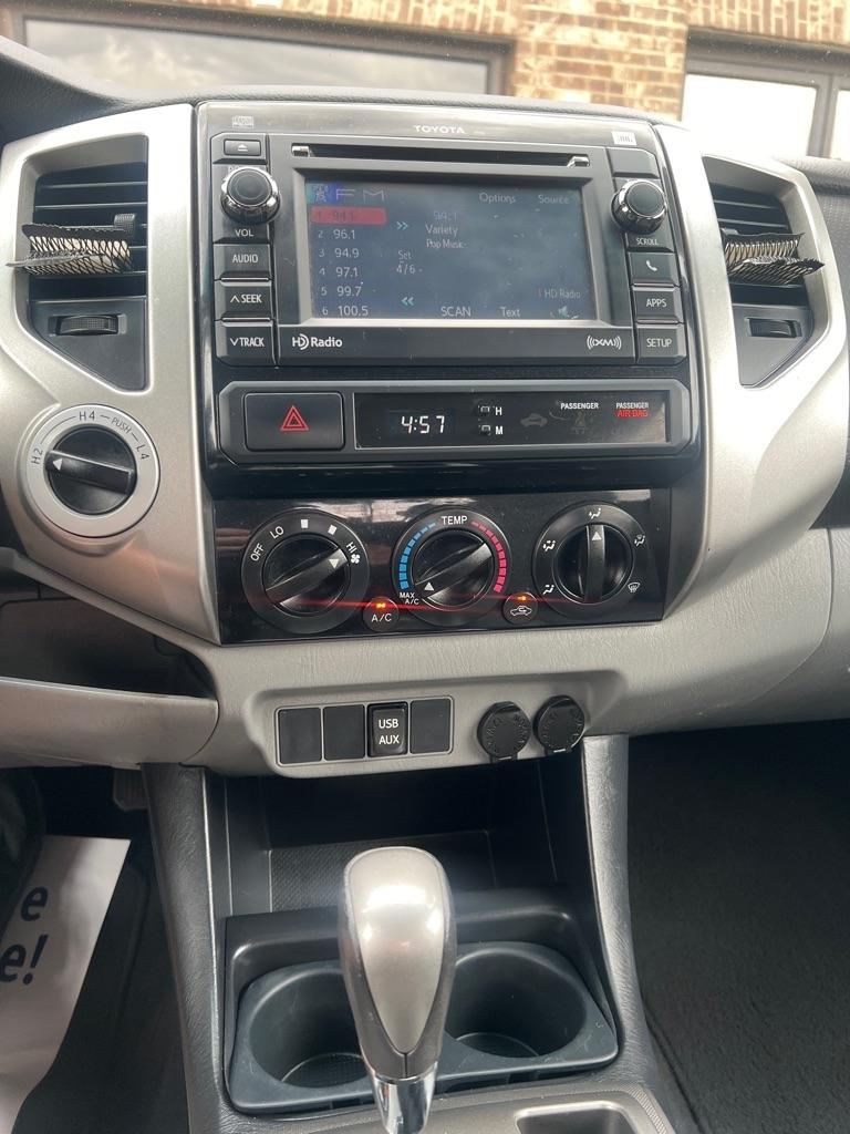 Toyota Tacoma 4WD Double Cab V6 MT (Natl) 2013