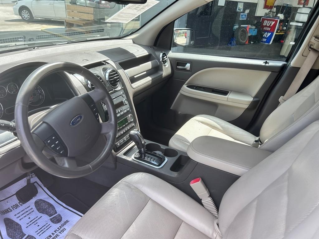 Ford Taurus X 4dr Wgn SEL FWD 2008