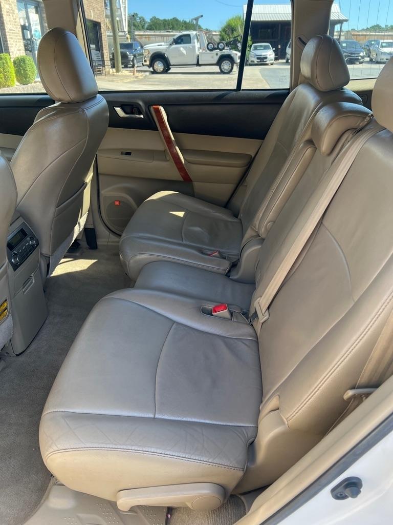 Toyota Highlander 4WD 4dr V6 Limited (Natl) 2010