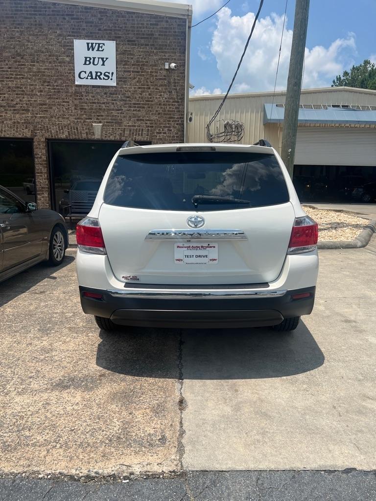 Toyota Highlander FWD 4dr V6 (Natl) 2013