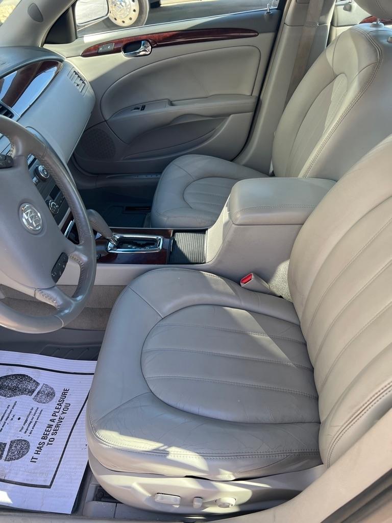 Buick Lucerne 4dr Sdn CXL 2009